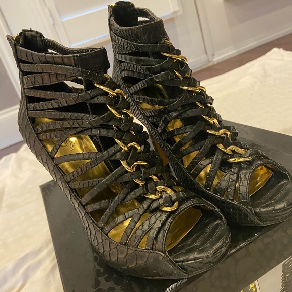 Baby Phat Jicarilla Black & Gold 4in heel bootie - Picture 3 of 7